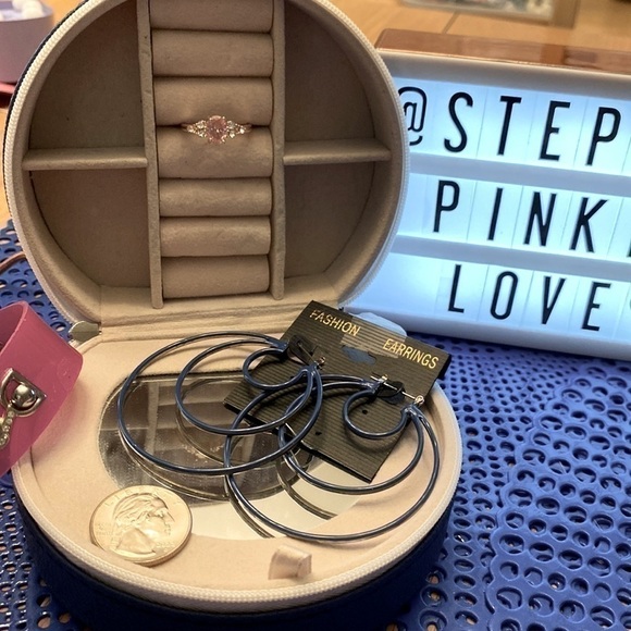 💫 Blue hoop earrings. Fun 3 layer design. - Picture 2 of 4